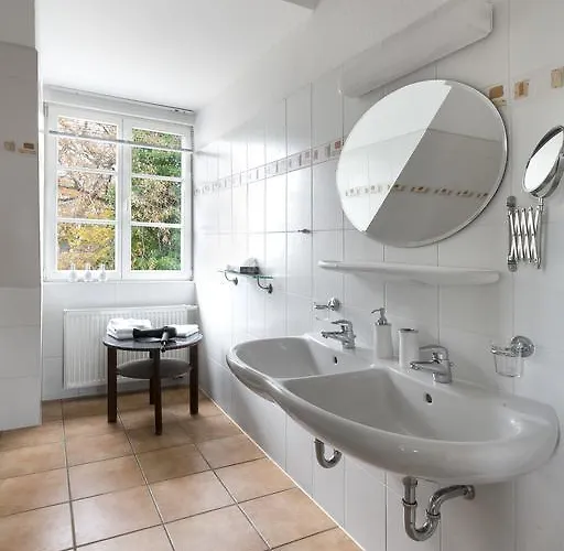 Jagdschloss Spiegelsberge Gasthof *